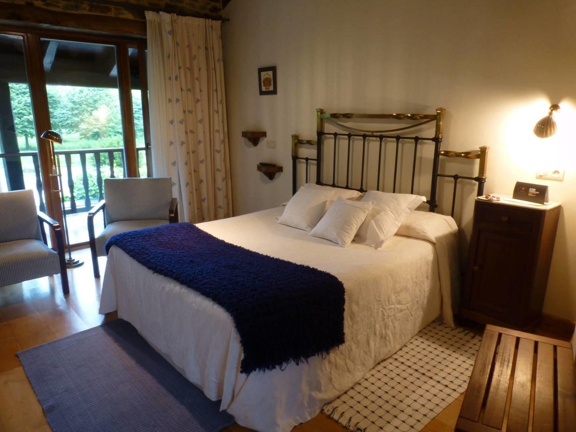 Casa Peleyon Bed and Breakfast Castropol Εξωτερικό φωτογραφία