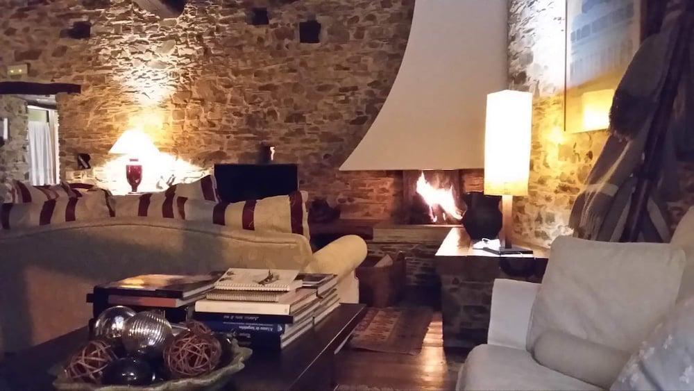 Casa Peleyon Bed and Breakfast Castropol Εξωτερικό φωτογραφία